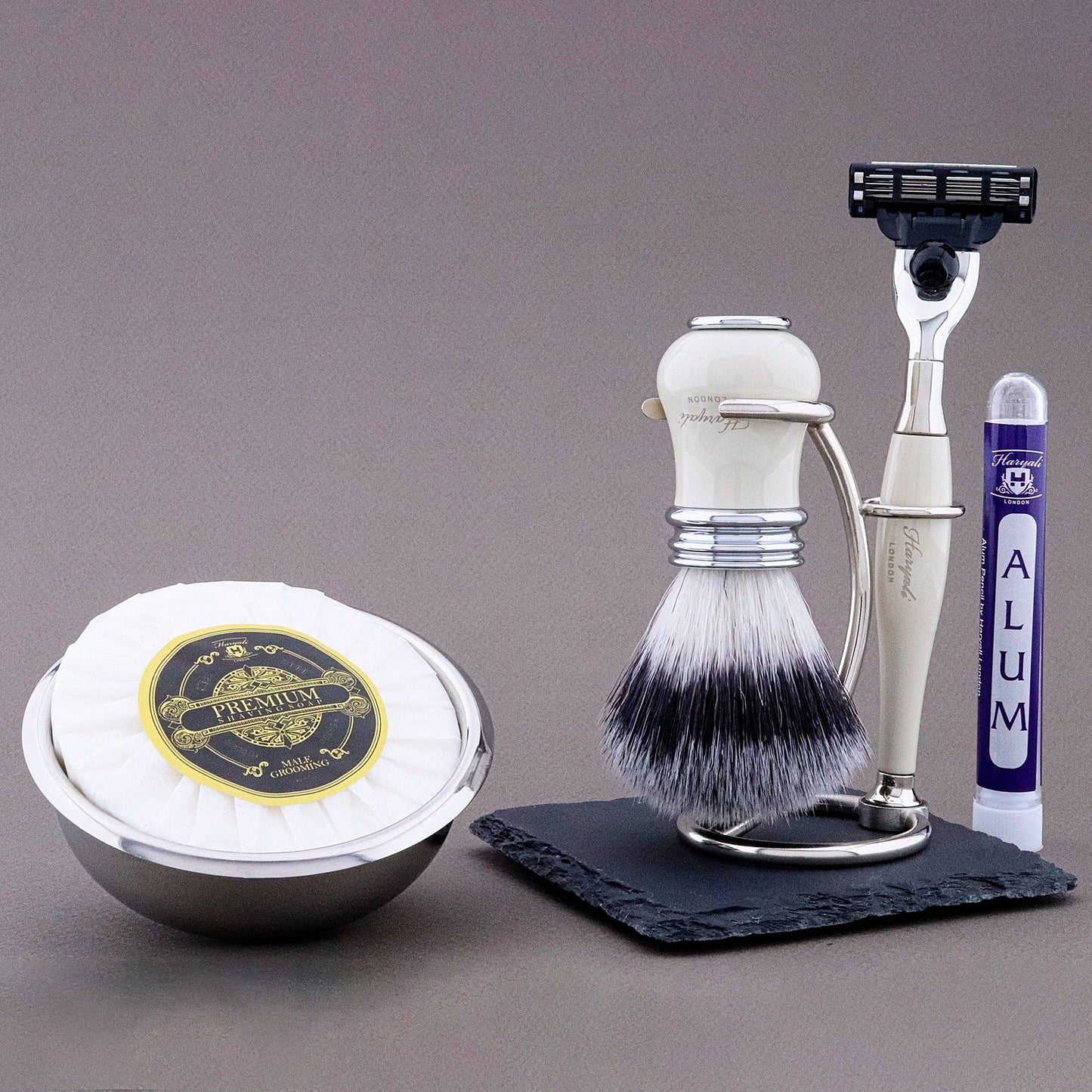 Haryali's Victoria Range Shaving Kit