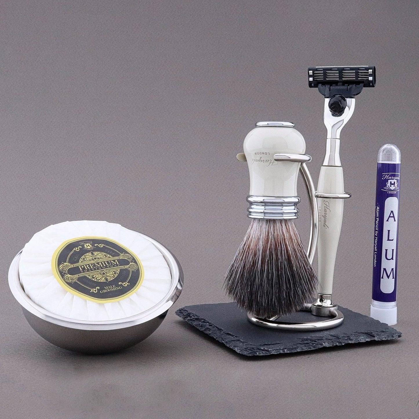Haryali's Victoria Range Shaving Kit