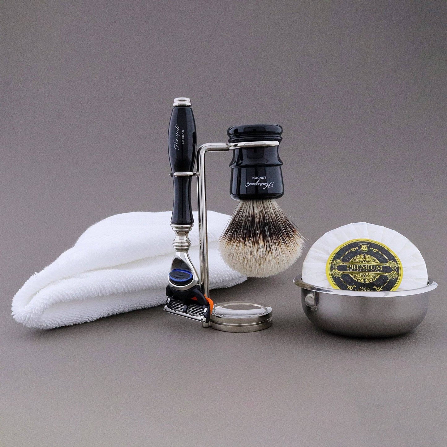Haryali's Legend Range Shaving Kit