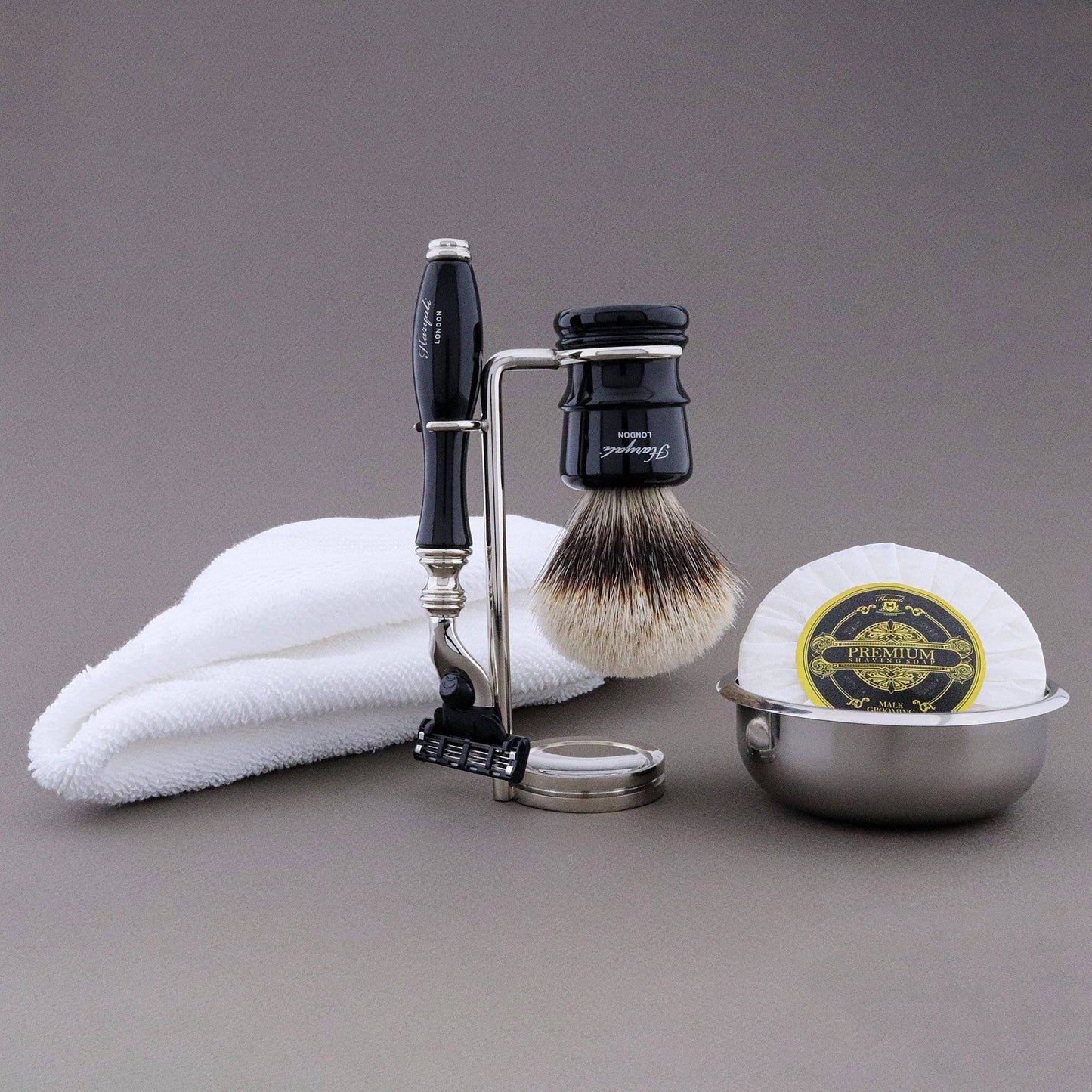 Haryali's Legend Range Shaving Kit