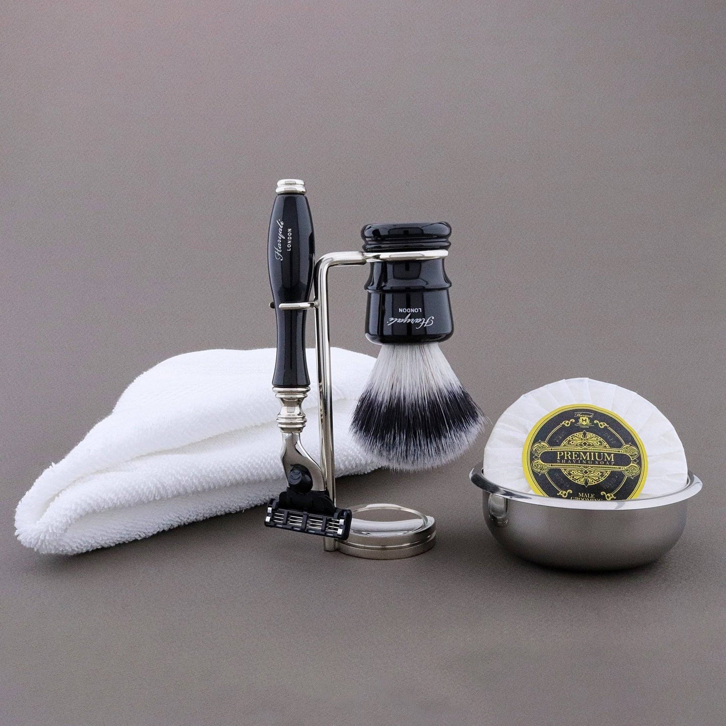 Haryali's Legend Range Shaving Kit