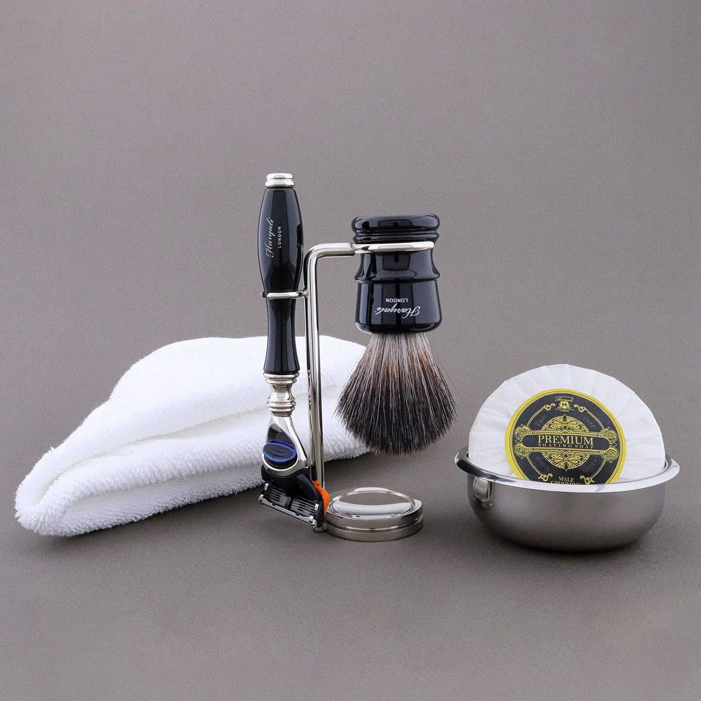 Haryali's Legend Range Shaving Kit