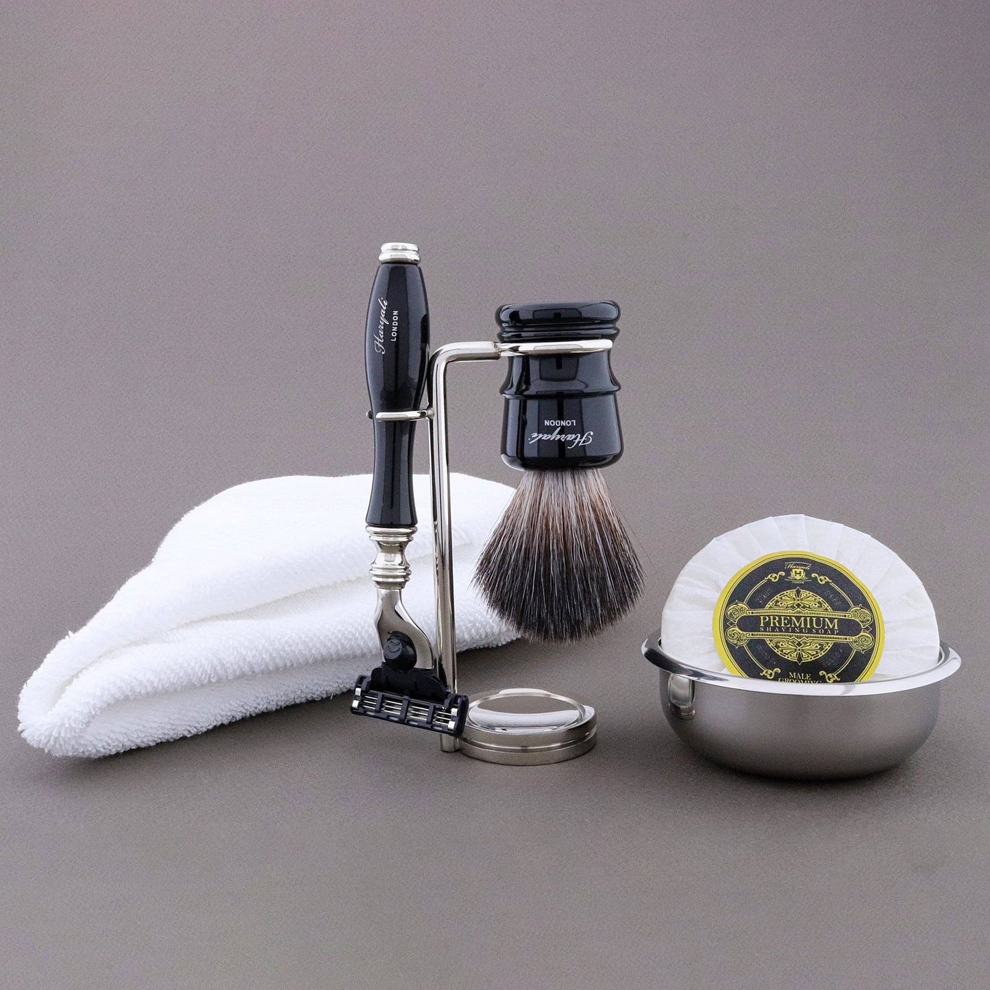 Haryali's Legend Range Shaving Kit