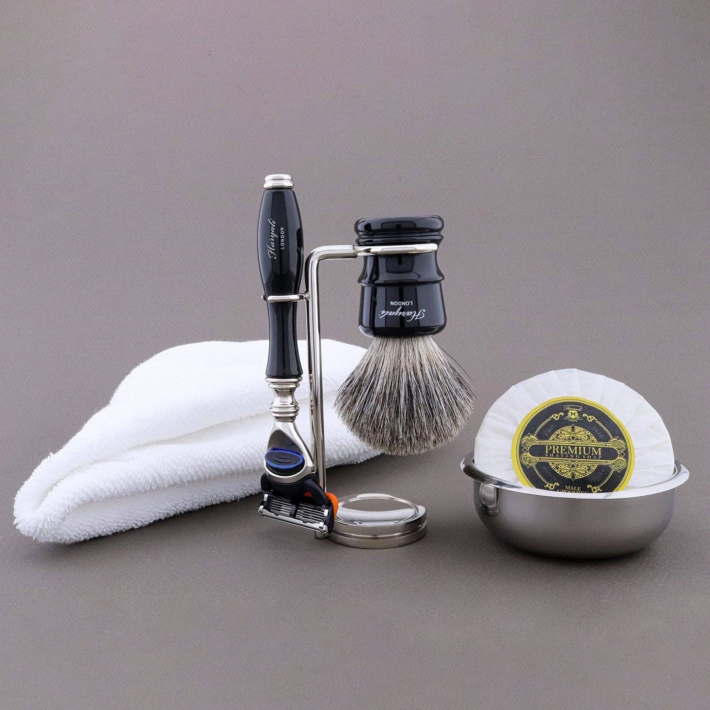 Haryali's Legend Range Shaving Kit