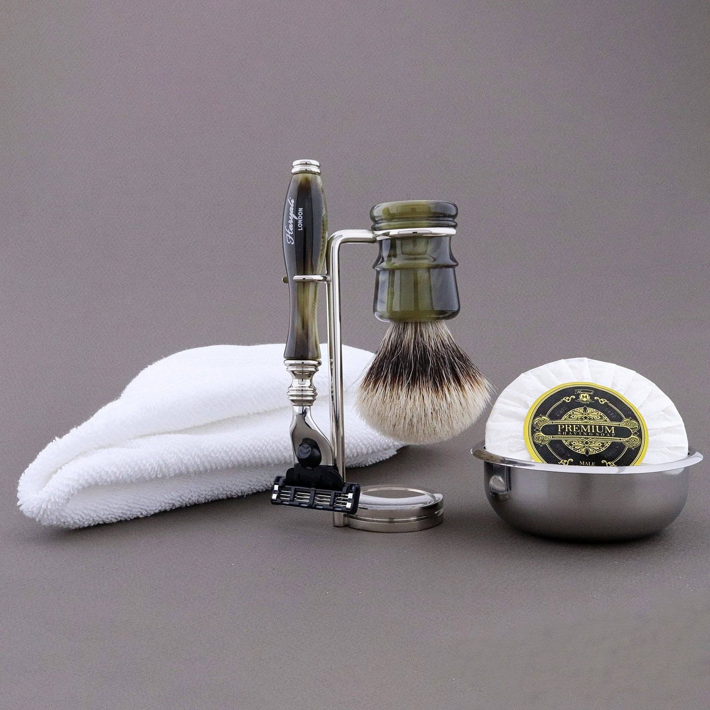 Haryali's Legend Range Shaving Kit