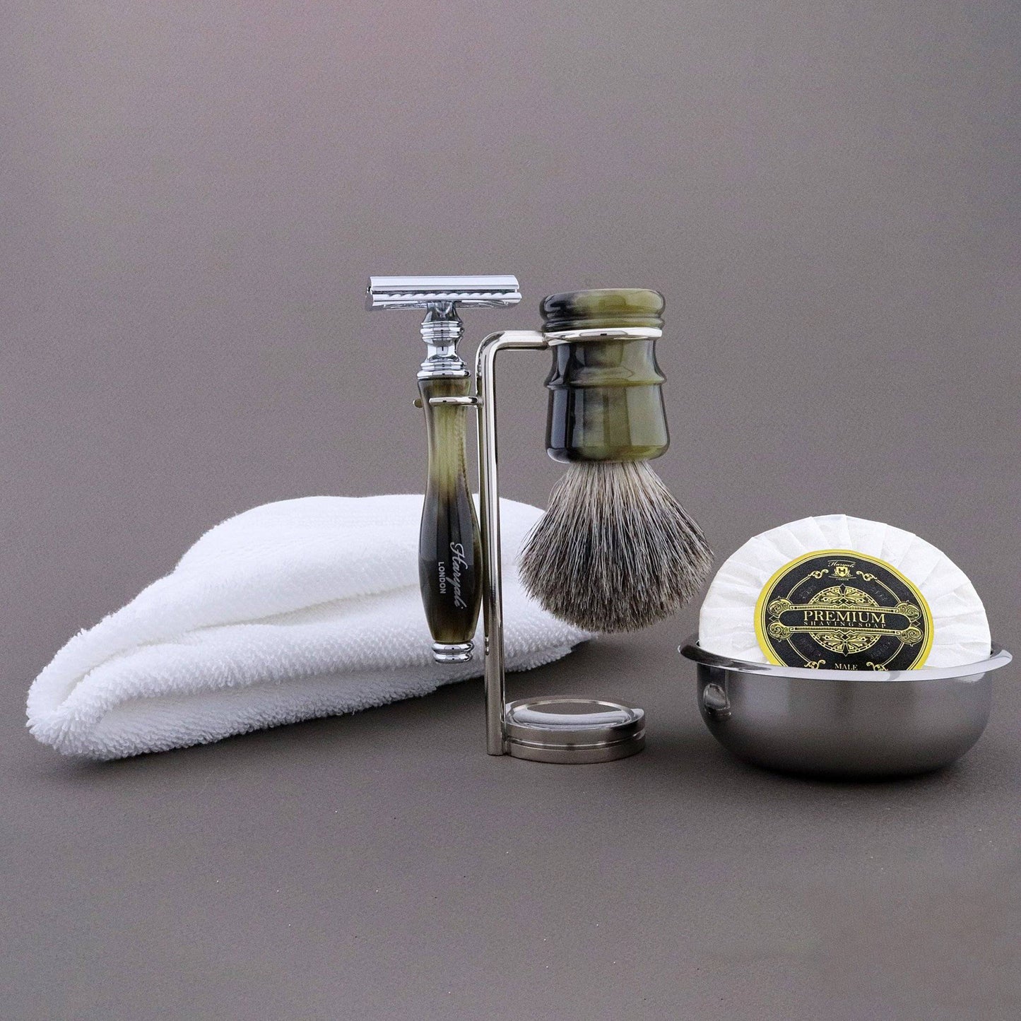 Haryali's Legend Range Shaving Kit