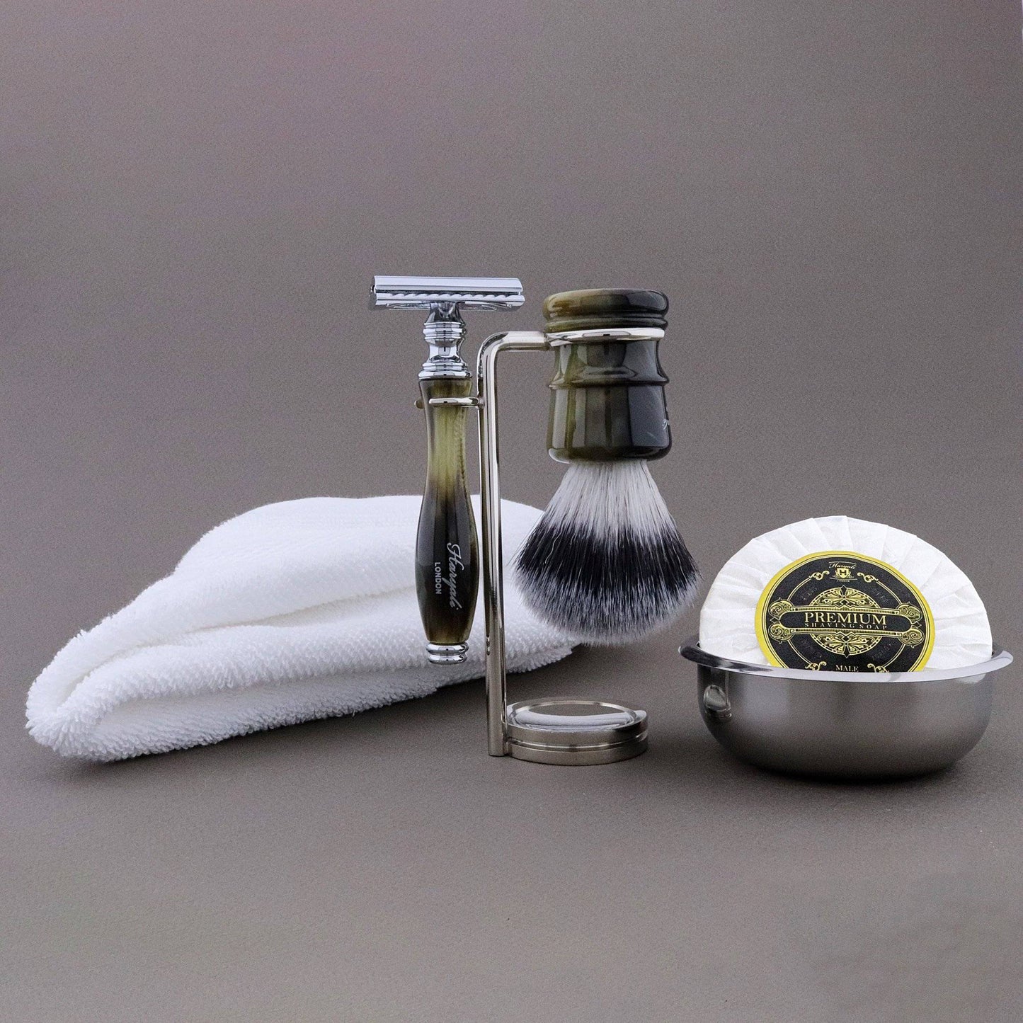 Haryali's Legend Range Shaving Kit