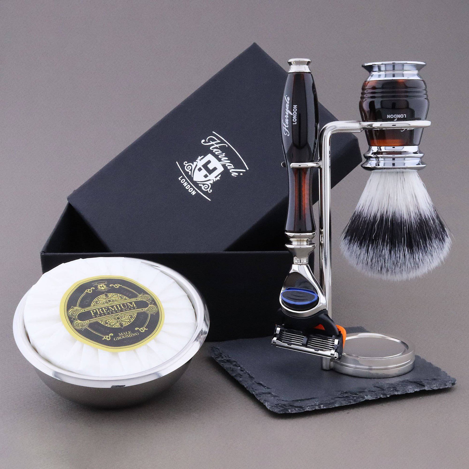 Haryali's Groove Range Shaving Kit - HARYALI LONDON