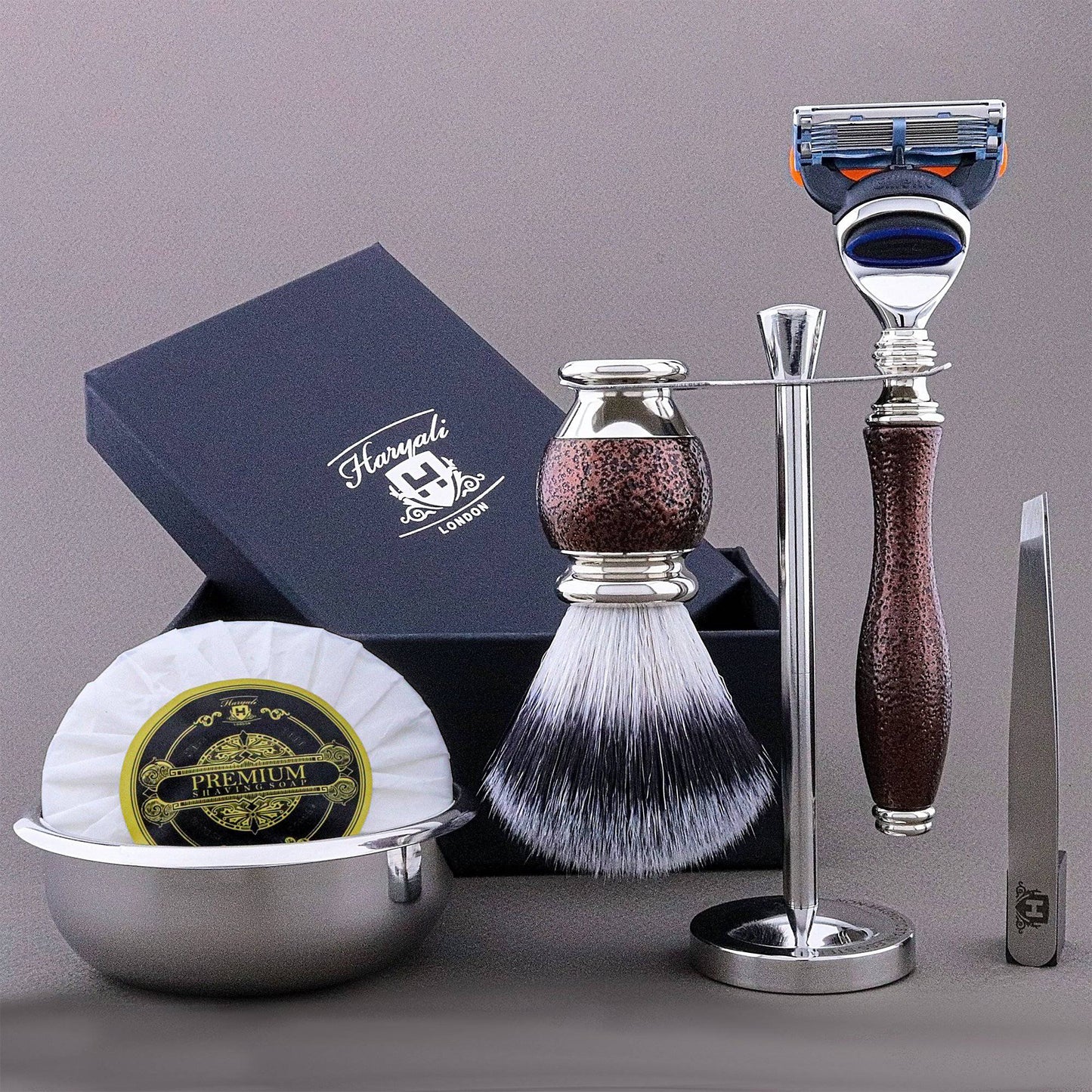 Haryali's Vase Range Shaving Kit - HARYALI LONDON