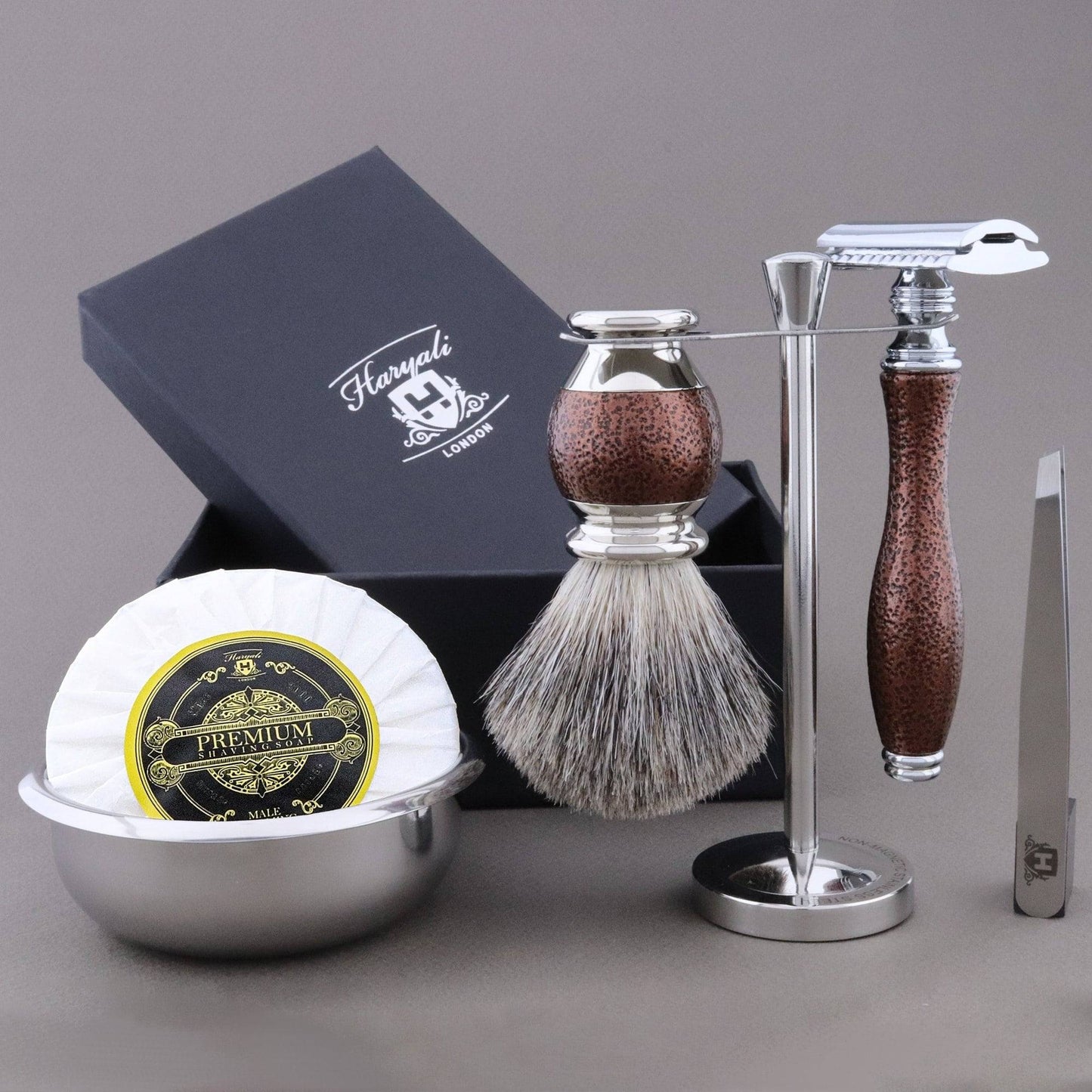 Haryali's Vase Range Shaving Kit - HARYALI LONDON
