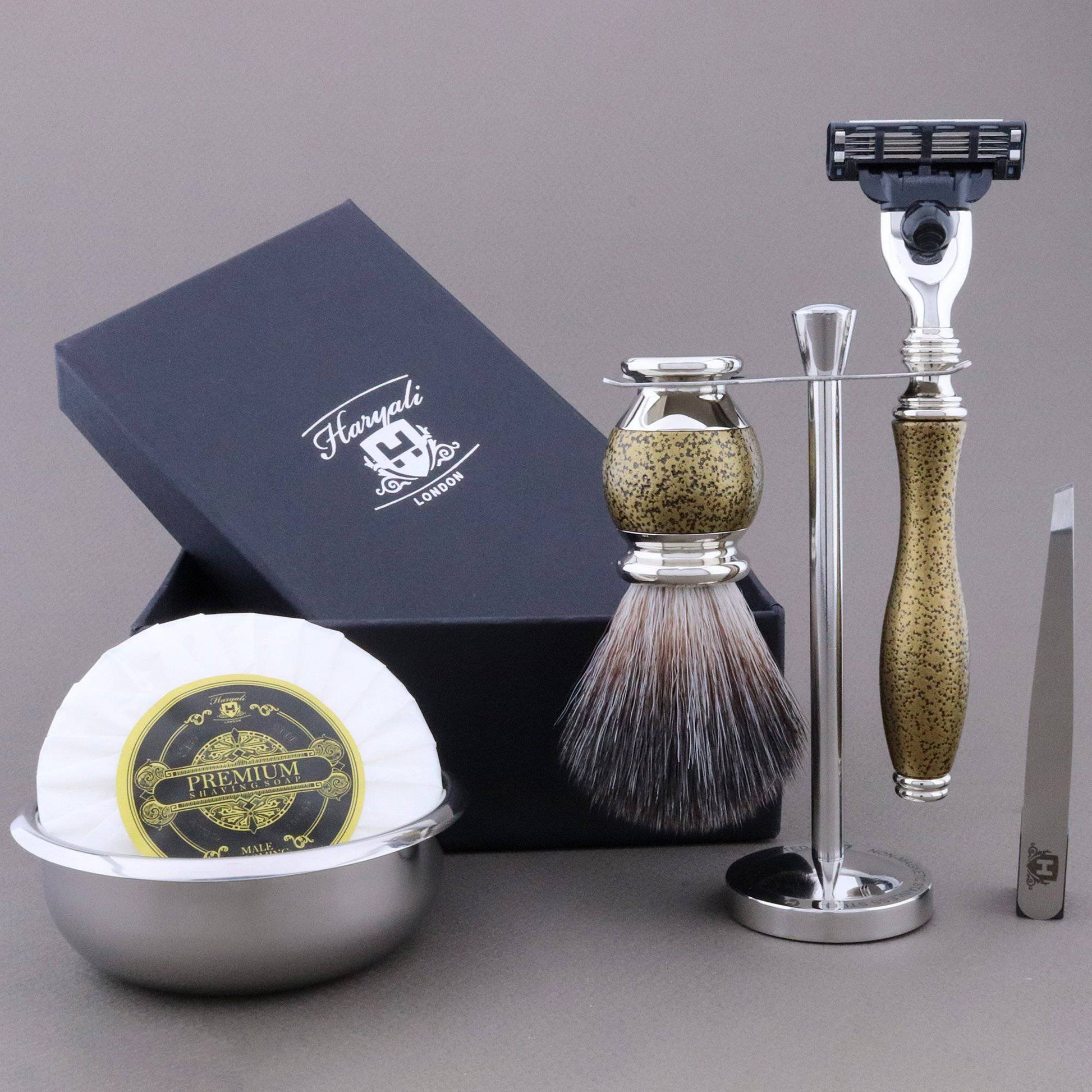Haryali's Vase Range Shaving Kit - HARYALI LONDON