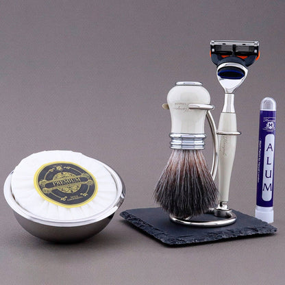 Haryali's Victoria Range Shaving Kit 