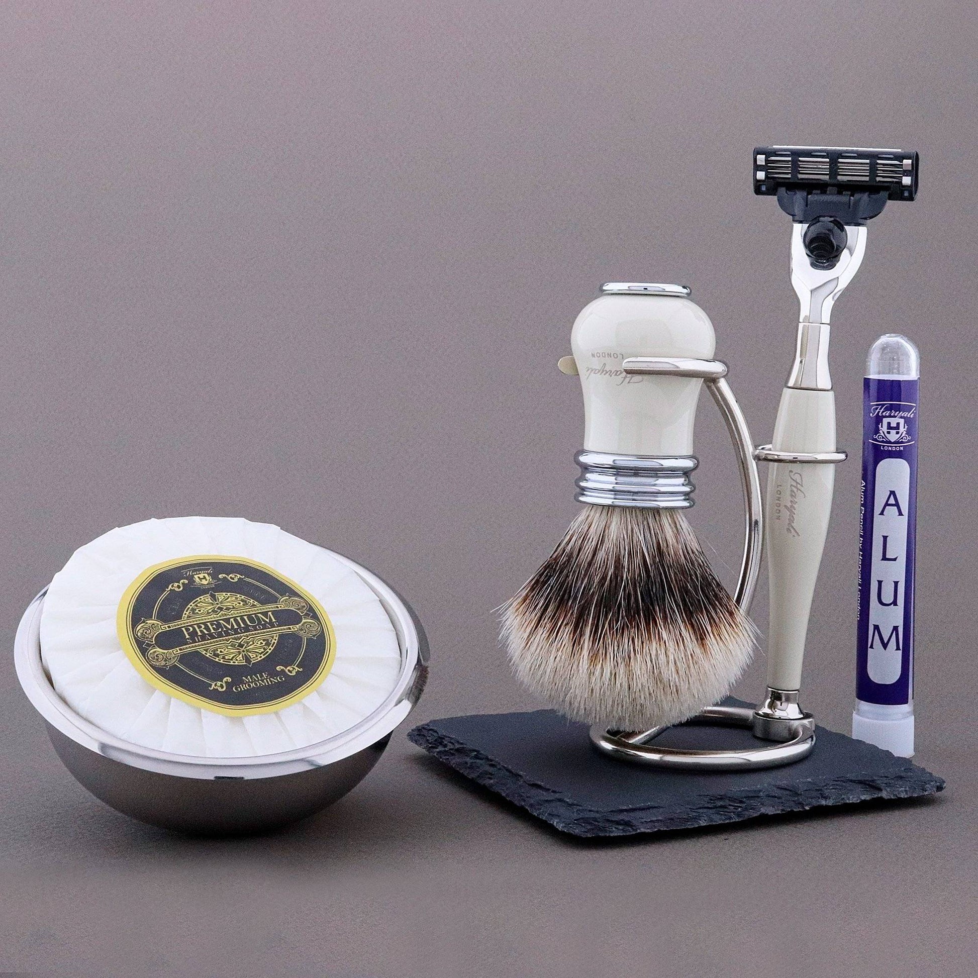 Haryali's Victoria Range Shaving Kit 