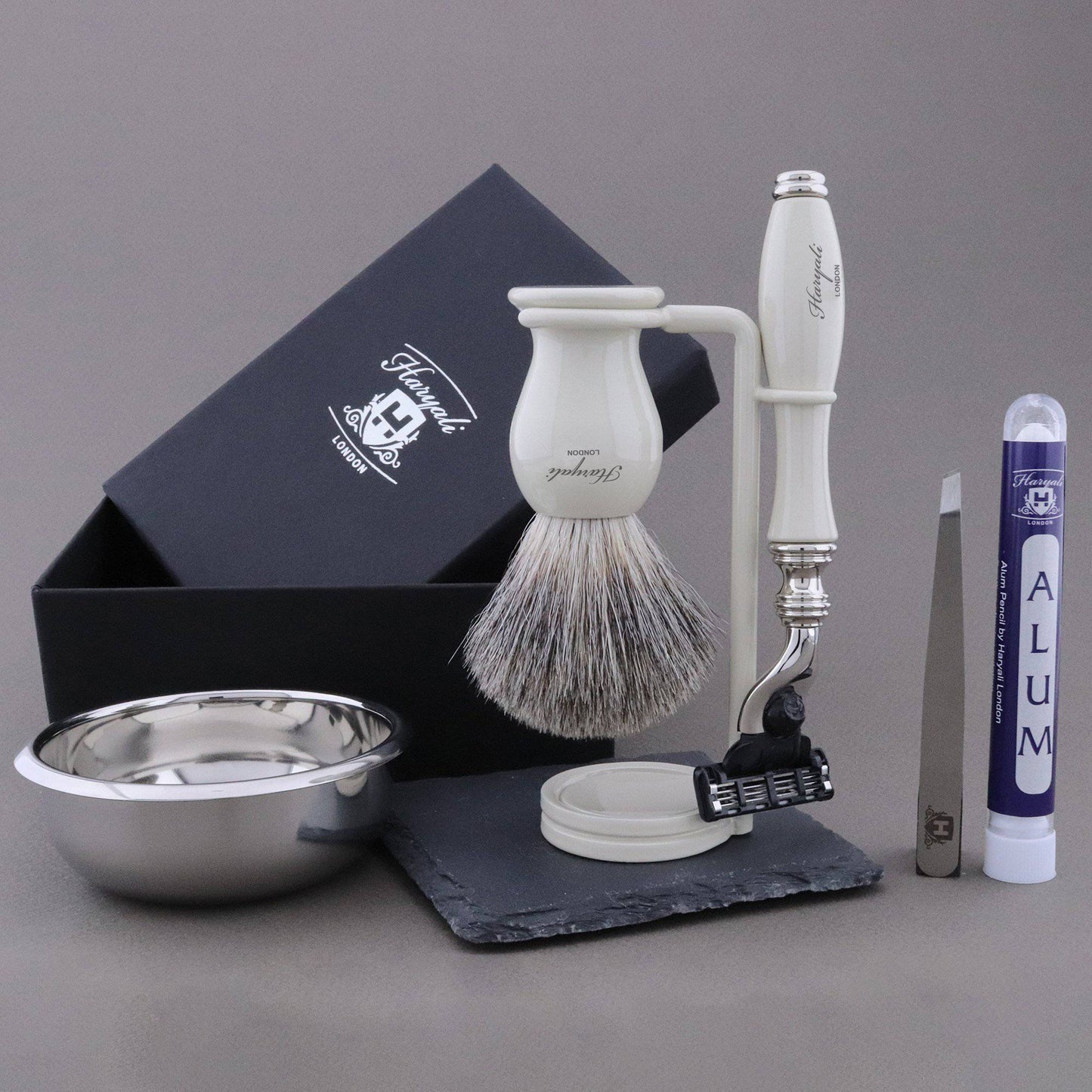 Haryali's Grace Range Shaving Kit 