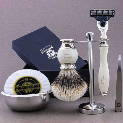 Haryali's Vase Range Shaving Kit 